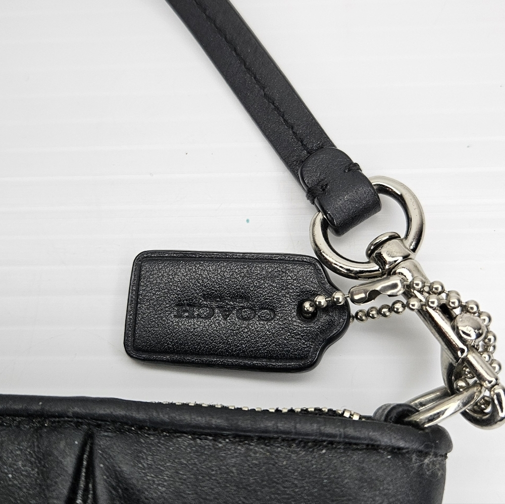 Coach New York Colette Black Pleated Leather Mini Clutch – Wristlet Purse F52153 - Picture 9 of 16
